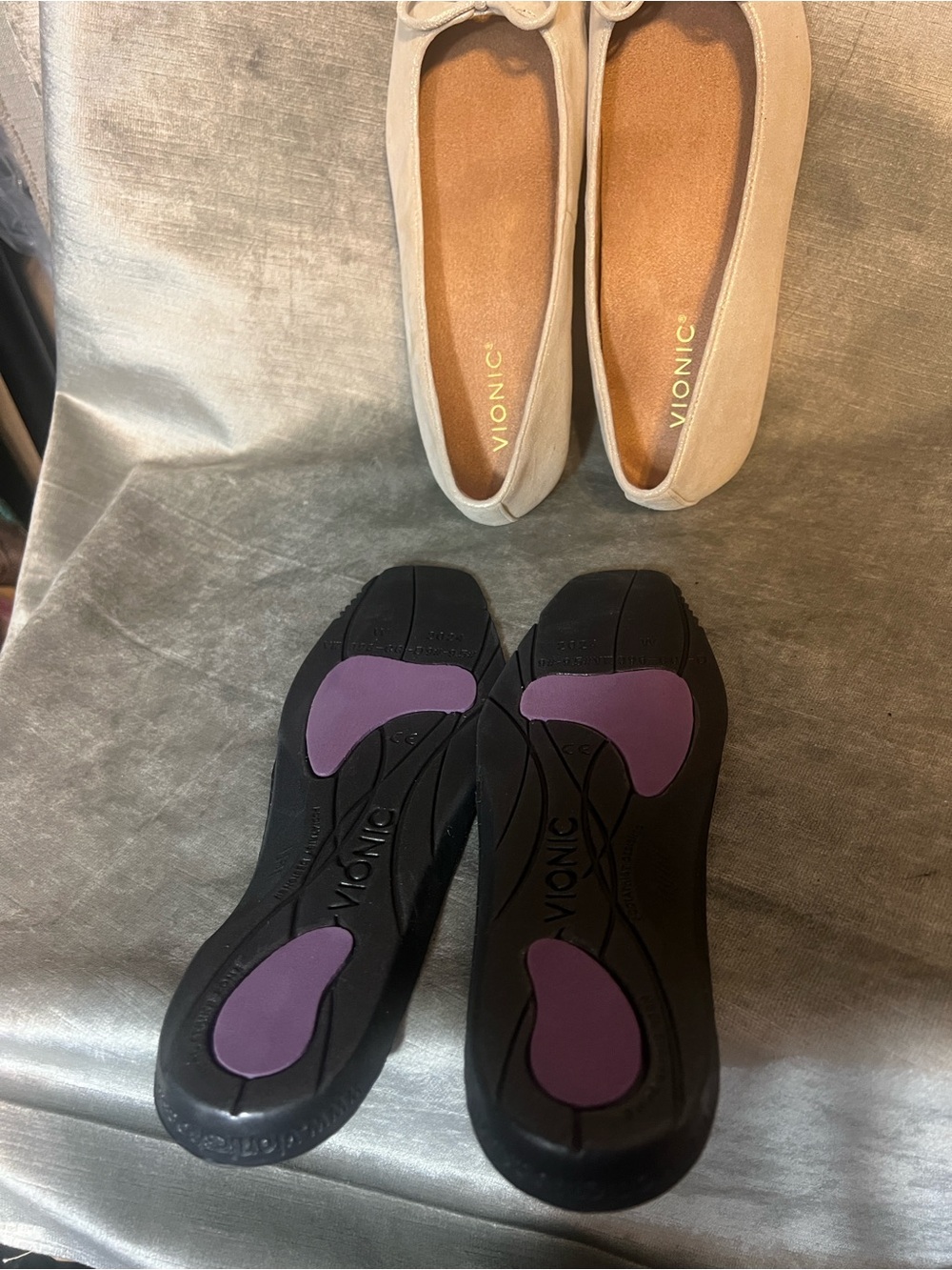 Vionic Klara Gold Shimmer Flat Shoes w/Extra Insoles. Size 9W - Picture 9 of 11